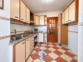 Etagenwohnung in Centro. Piso de 115 m con 4 dormitorios y ascensor en montequinto