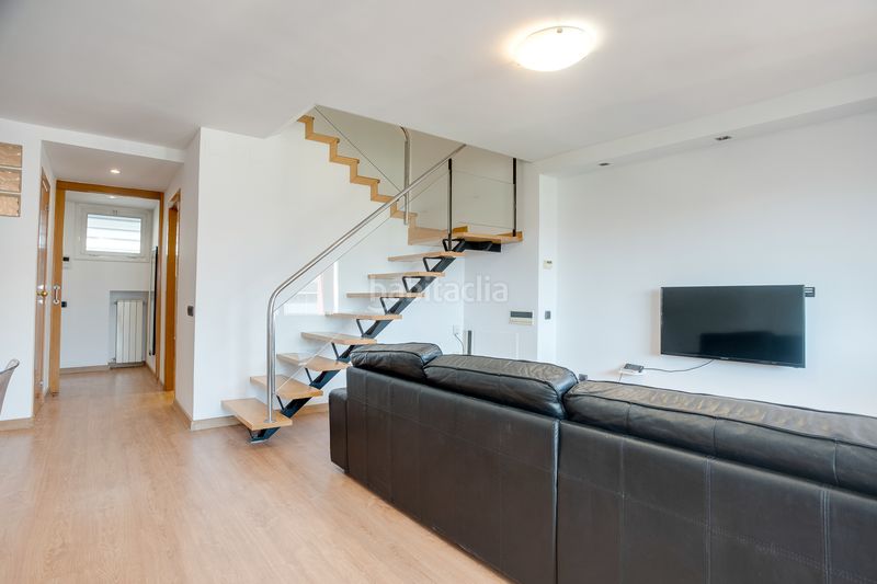 Foto 1d3e9832-f931-4a3a-90b8-d65a0408f98b. Duplex con riscaldamento in La Verneda - La Pau Barcelona