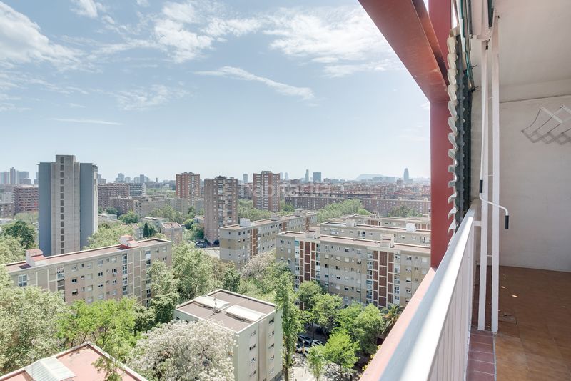 Foto 33b83a86-cf8e-4932-90ff-4d906f3deef0. Duplex con riscaldamento in La Verneda - La Pau Barcelona