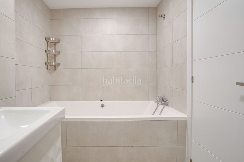 Foto 6a7760f9-10eb-4373-adee-bcfd87a5355b. Duplex con riscaldamento in La Verneda - La Pau Barcelona