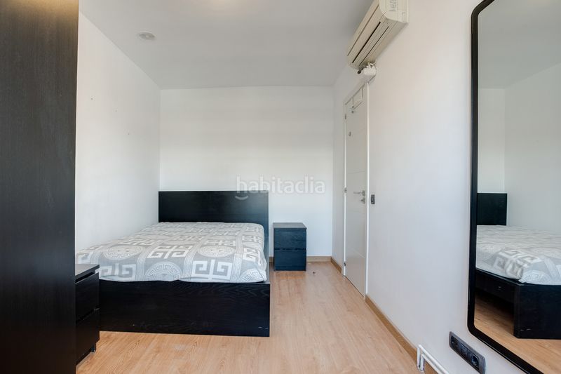 Foto fbcfdccb-5a1a-4c76-a766-1cc49d24f222. Duplex con riscaldamento in La Verneda - La Pau Barcelona