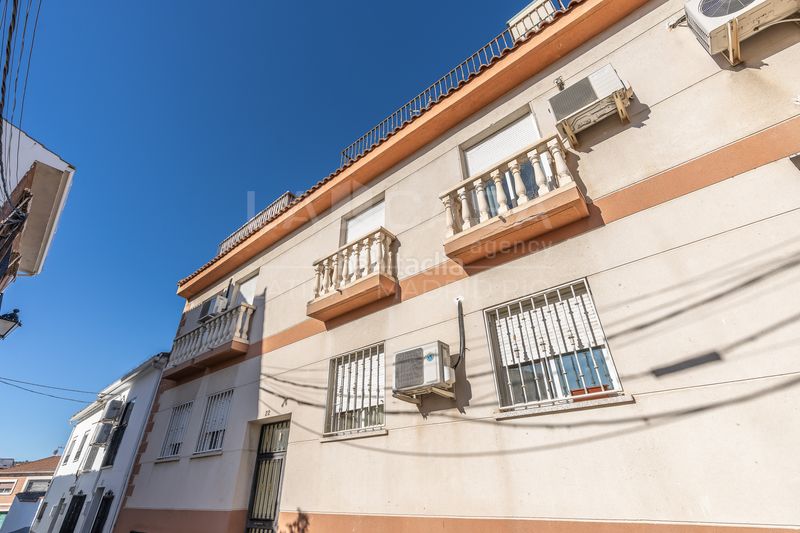 Foto cfd7f2b6-3989-4009-93eb-35f2017c567e. Pis amb calefacció aparcament a Torres de la Alameda