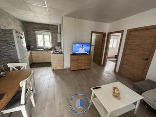 Chalet en Pedanías Norte. Villa de 1300 m con 3 dormitorios y piscina en valle hermoso, ut