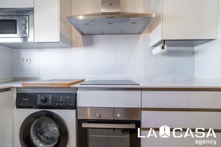 Appartamento in Entrenúcleos. Piso de 72 m con 2 dormitorios, garaje y terraza en dos hermanas