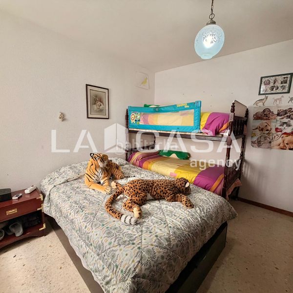 Foto b42aa300-64e4-409a-b5a2-30448af81058. Pis a Cruz Roja Sevilla