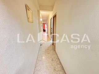 Pis a Casco Antiguo. Piso de 97 m con 3 dormitorios en 2ª planta en algeciras
