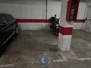 Parking voiture à Avenida de Europa. Garaje de 10 m con ascensor en dos hermanas