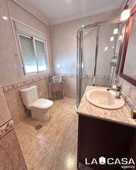Appartement à Doctor Barraquer - G. Renfe - Policlínico. Piso de 102 m con 3 dormitorios y balcón en sevilla