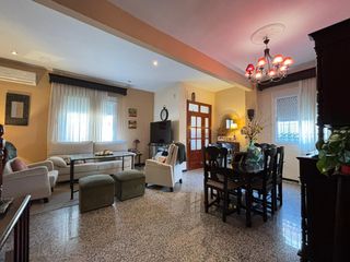 Casa a Vista Azul - Consolación. Casa de 173 m con 4 dormitorios y garaje en dos hermanas