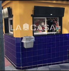Local Comercial a Casco Antiguo. Local comercial de 5 m en emilio santacana, algeciras