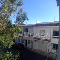 House in Barrios (Los). Casa de 175 m con 5 dormitorios, terraza y garaje en los barrios
