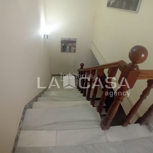 Foto 2da8f8bb-46d0-4686-b5c6-9a268354ab55. Casa amb aparcament a Barrios (Los)
