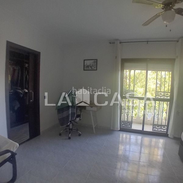 Foto 2eafc5dc-97b0-48c8-be8c-a2c76a9e4fb3. Casa amb aparcament a Barrios (Los)