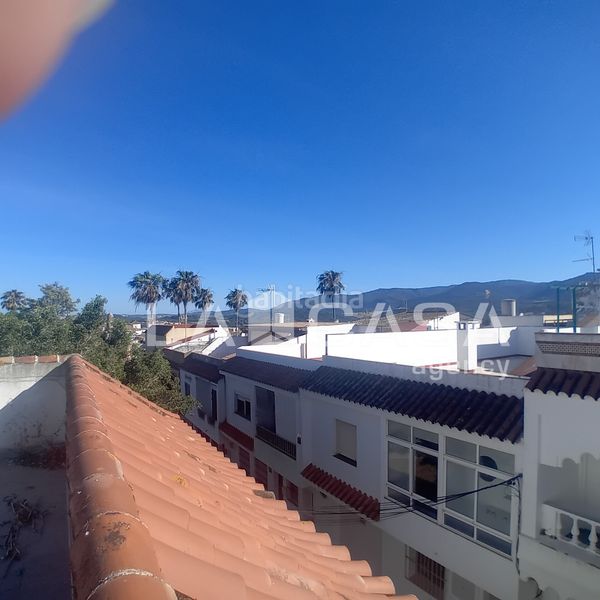 Foto 4ca4d7d5-73eb-45e2-bbcc-d81b2c366d07. Casa amb aparcament a Barrios (Los)