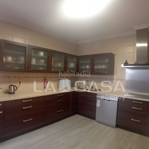 Foto 9d068d6c-e0cb-406c-8b44-57388a34f8ad. Casa amb aparcament a Barrios (Los)
