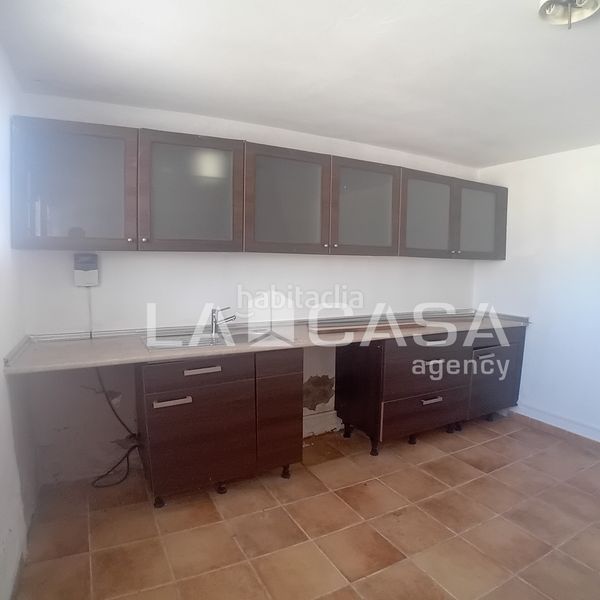 Foto ad30b3c2-d58f-4379-b711-3210b34c04d2. Casa amb aparcament a Barrios (Los)