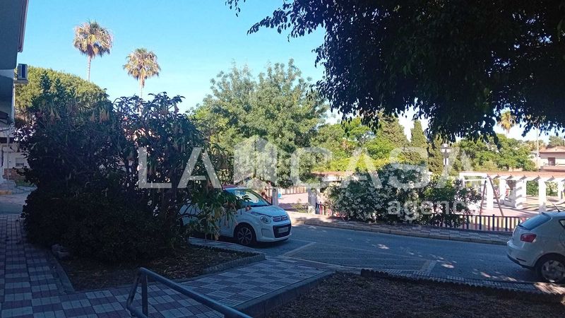 Foto c9924893-d0fe-48a4-b4a5-a97ec1cb2b06. Casa amb aparcament a Barrios (Los)