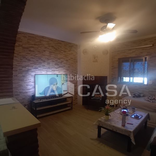 Foto d4e5d387-4341-4740-8a9c-8a2f71a8616b. Casa amb aparcament a Barrios (Los)