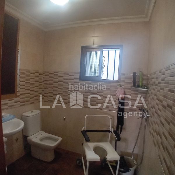 Foto e7f77001-22f3-490e-bccb-5258a76f910f. Casa amb aparcament a Barrios (Los)