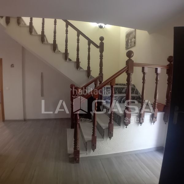Foto e835307c-09f8-47ae-a636-ef74ff6a1822. Casa amb aparcament a Barrios (Los)
