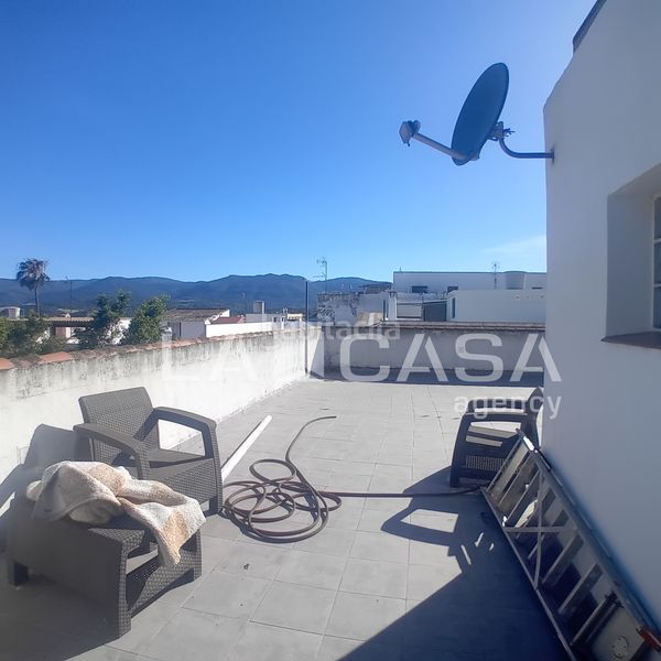Foto f81fc523-e065-4b64-8fbc-f38a53ec5e85. Casa amb aparcament a Barrios (Los)
