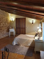 Casa a Requena. Casa de 331 m en el derramador