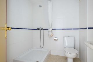 Pis a La Buhaira. Piso de 129 m con 4 dormitorios y ascensor en sevilla