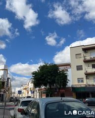 Etagenwohnung in Cruz Roja. Piso de 91 m con 3 dormitorios y terraza en previsión, sevilla