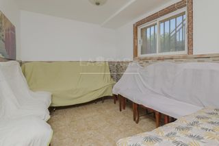 Appartement à Serranillos del Valle. Chalet adosado de 166 m con 5 dormitorios y garaje en serranillo