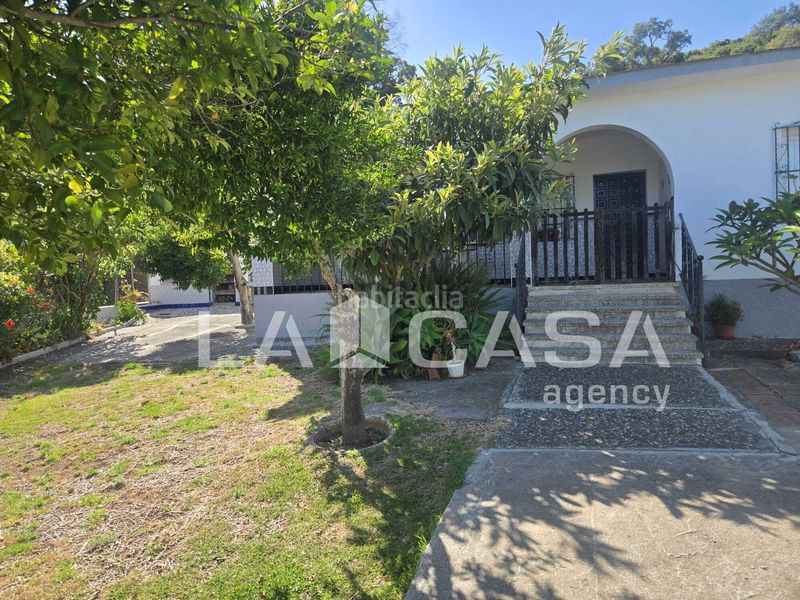 Foto b1484978-e656-4681-843f-4911c4515348. Casa amb aparcament a La Granja - La Colina - Los Pastores Algeciras