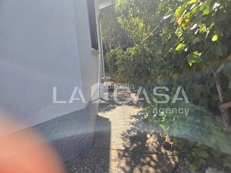 Foto c2360680-1a00-4ea7-acce-7f6fb7cb9954. Casa amb aparcament a La Granja - La Colina - Los Pastores Algeciras