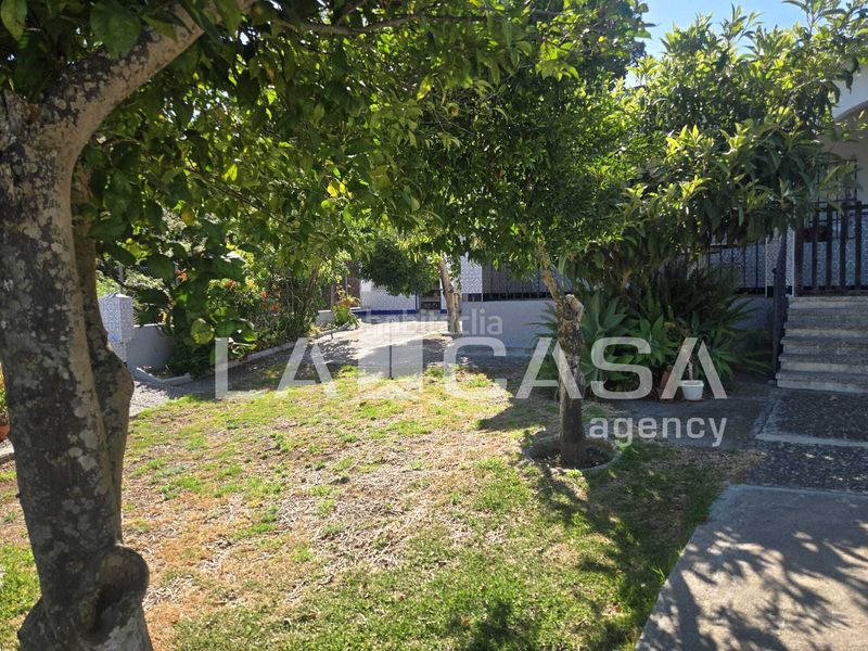 Foto cf9b2da5-c188-497f-a85e-72ba9b8b5aab. Casa amb aparcament a La Granja - La Colina - Los Pastores Algeciras