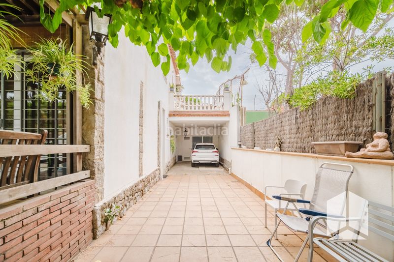 Foto ef611ae4-d2e7-4aa9-98e4-7e730a573cac. Casa amb aparcament piscina a La Pineda Castelldefels