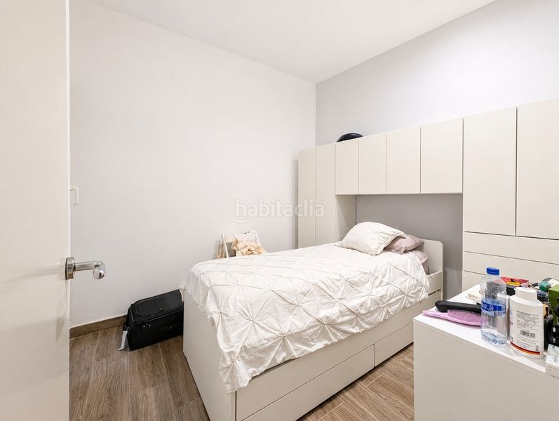 Foto a8001f57-2e22-4a9f-80da-21bc3f05f1c6. Planta baixa a Baix Guinardó Barcelona