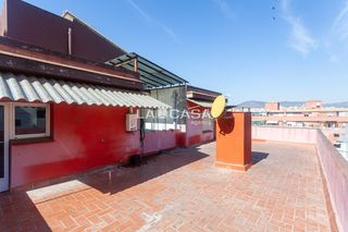 Penthouse in Santa Eulàlia. Ático de 94 m con 3 dormitorios y terraza en lhospitalet de llob