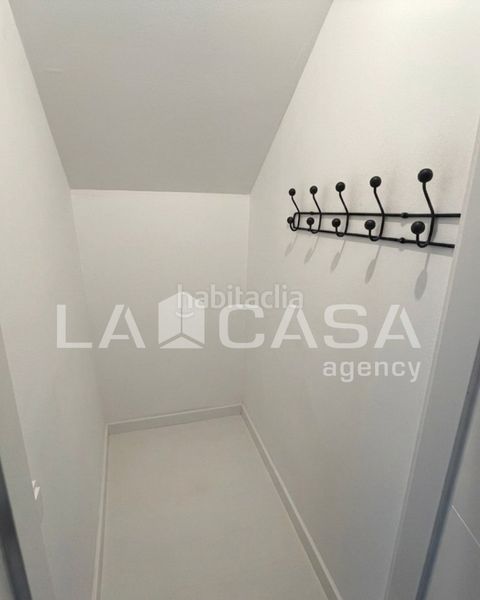 Foto 46f1366d-d550-4987-8f6d-2c67f975c6e7. Casa adossada amb aparcament piscina a Entrenúcleos Dos Hermanas