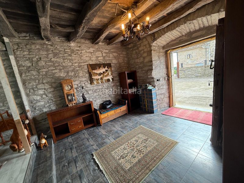Foto c47c6d43-6379-431a-83d5-ab6ccf8f7579. Casa amb aparcament a Valle de Mena