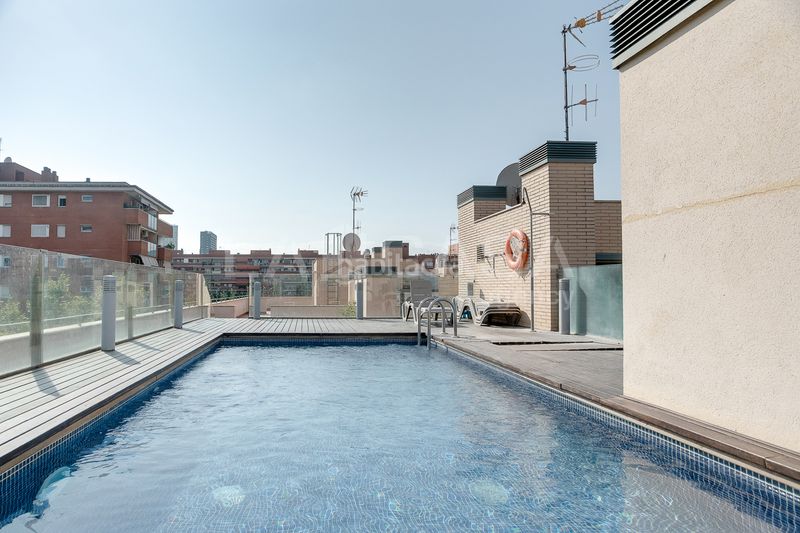 Foto 003d2f1d-a1f9-42bb-a67b-98ca861de260. Pis amb calefacció aparcament piscina a El Clot Barcelona