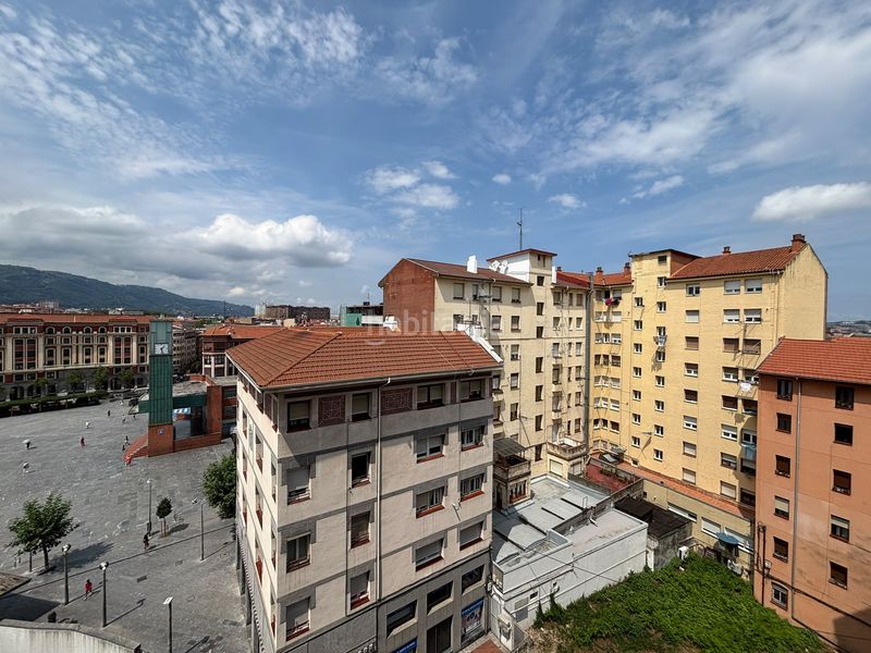Foto f20d6f75-5a45-4f04-b124-c5e7099a7ec2. Pis amb calefacció aparcament a Rontegui-Pormetxeta Barakaldo