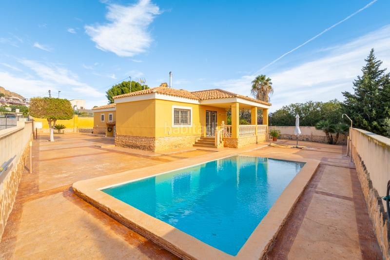 Foto 60d0d1a9-0ed8-4baa-a482-eca589e15793. Chalet mit kamin parking pool in Valle del Sol Mutxamel