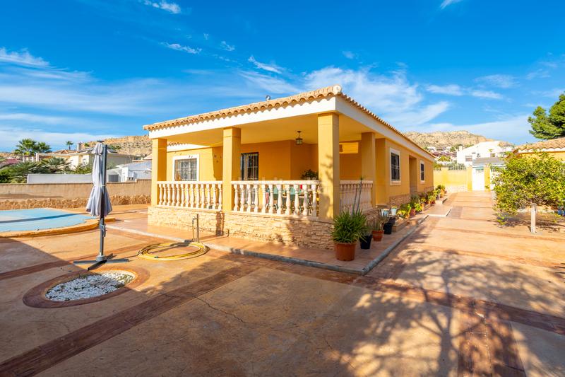Foto f9e82890-21bd-471a-bdeb-5dd1ba1b096a. Chalet mit kamin parking pool in Valle del Sol Mutxamel