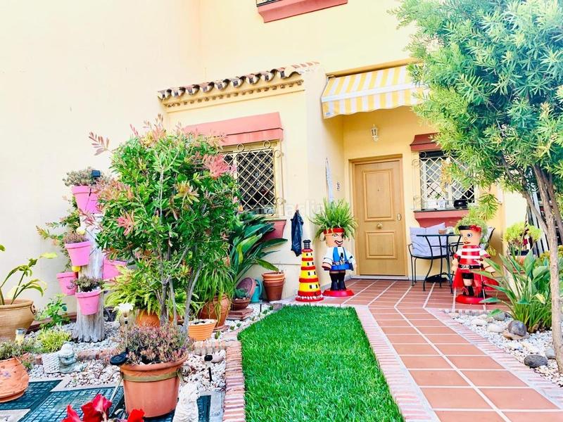 Foto 184030c4-5f89-4d3e-8f84-f061bffc79ae. Casa adossada amb aparcament piscina a Nueva Torrequebrada Benalmádena