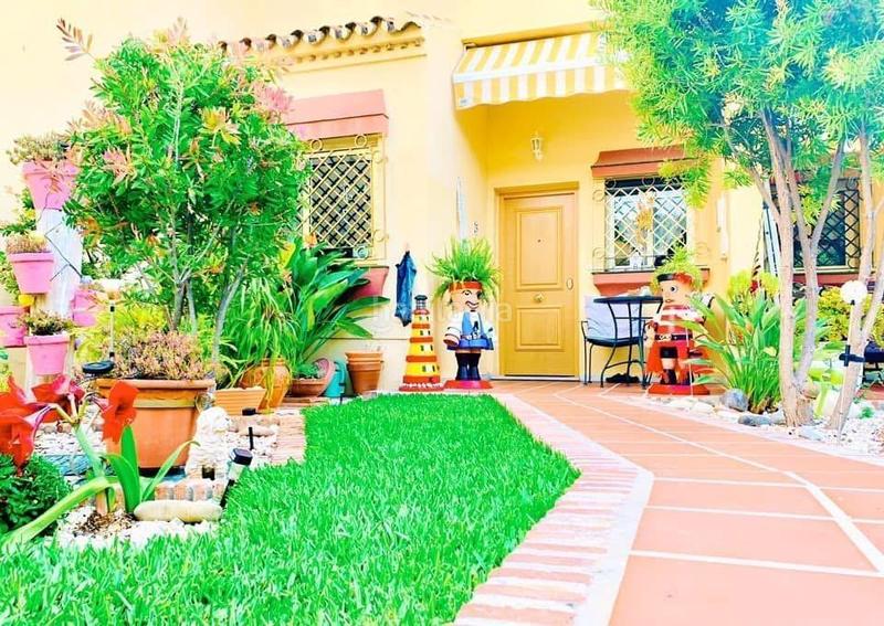 Foto 4277f719-0d58-4227-ba7a-31dbf49f891e. Casa adossada amb aparcament piscina a Nueva Torrequebrada Benalmádena