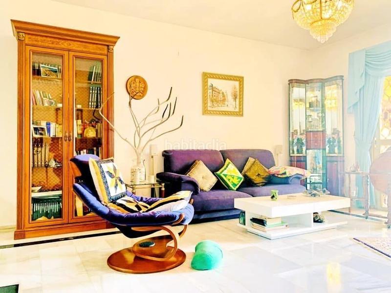 Foto c91a39d6-db20-4e31-9bd4-47ea0e662702. Casa adossada amb aparcament piscina a Nueva Torrequebrada Benalmádena