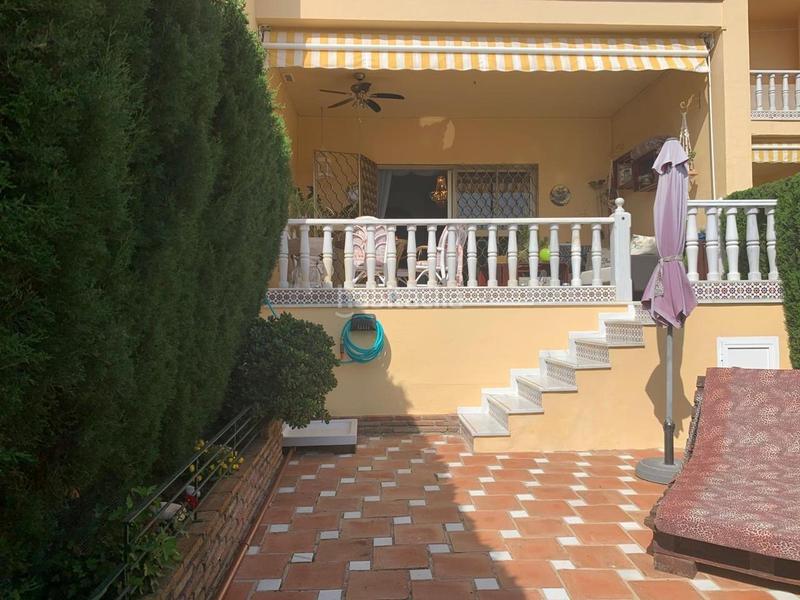 Foto f596f051-075e-49c1-a2e9-d2dd80581671. Casa adossada amb aparcament piscina a Nueva Torrequebrada Benalmádena