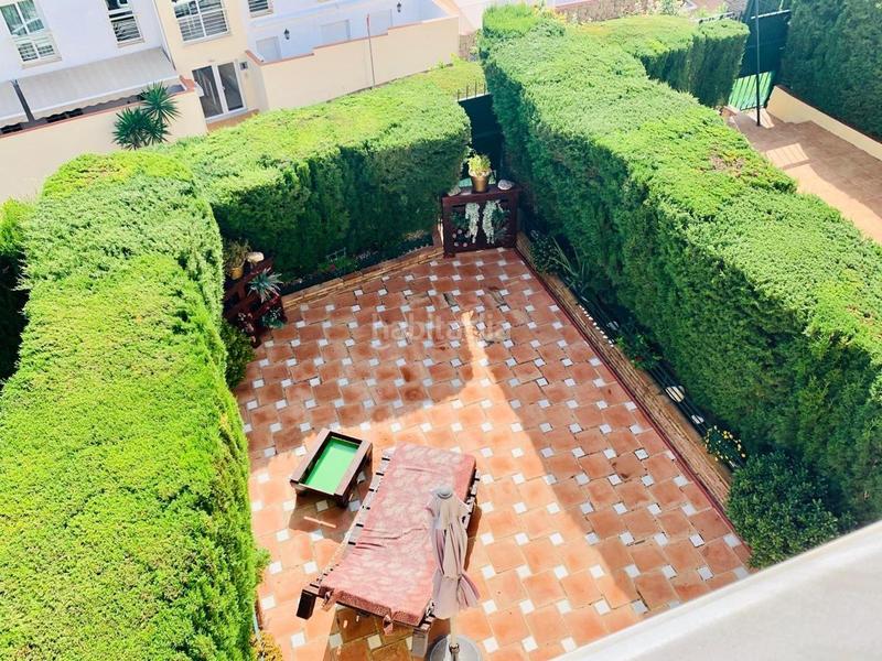 Foto f6a65346-8567-4d21-a267-1ac114eda52e. Casa adossada amb aparcament piscina a Nueva Torrequebrada Benalmádena