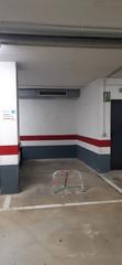 Aparcament cotxe a Avinguda de can marcet 18. Parking individual