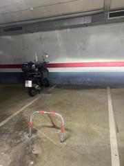 Aparcament cotxe a Avinguda de can marcet 18. Parking individual
