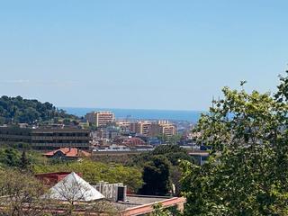 Pis  Carrer de juan de mena. Piso exterior reformado  con 4 habitaciones  para entrar a vivir