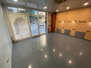 Location Local commercial  Carrer de juan de mena. Local oficina en alquiler